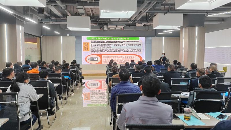 小标题：编程课程，不仅仅是代码的学习